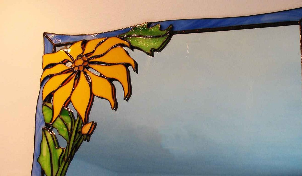 miroir-vitrail-couleurs-profondes-atypique